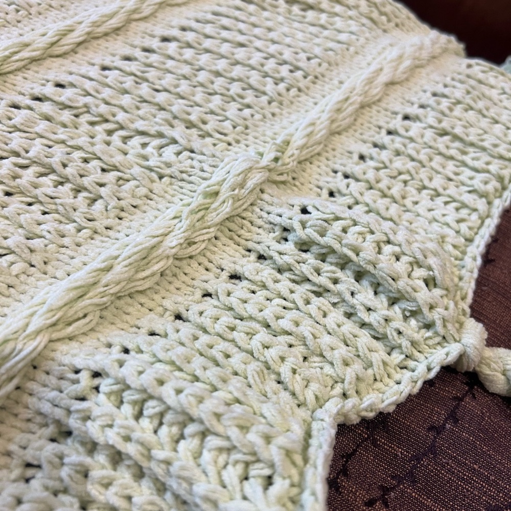 Emryn House Chunky Knit Throw, 50” x 60”, fern green - Picture 7 of 7